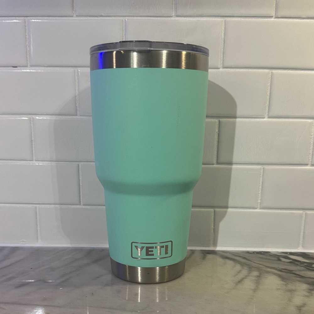 Yeti Seafoam Green Insulated Tumbler with Clear Lid